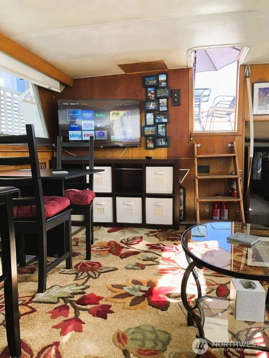 2040 Westlake Avenue N #10, Seattle, WA 98109 - Image #3