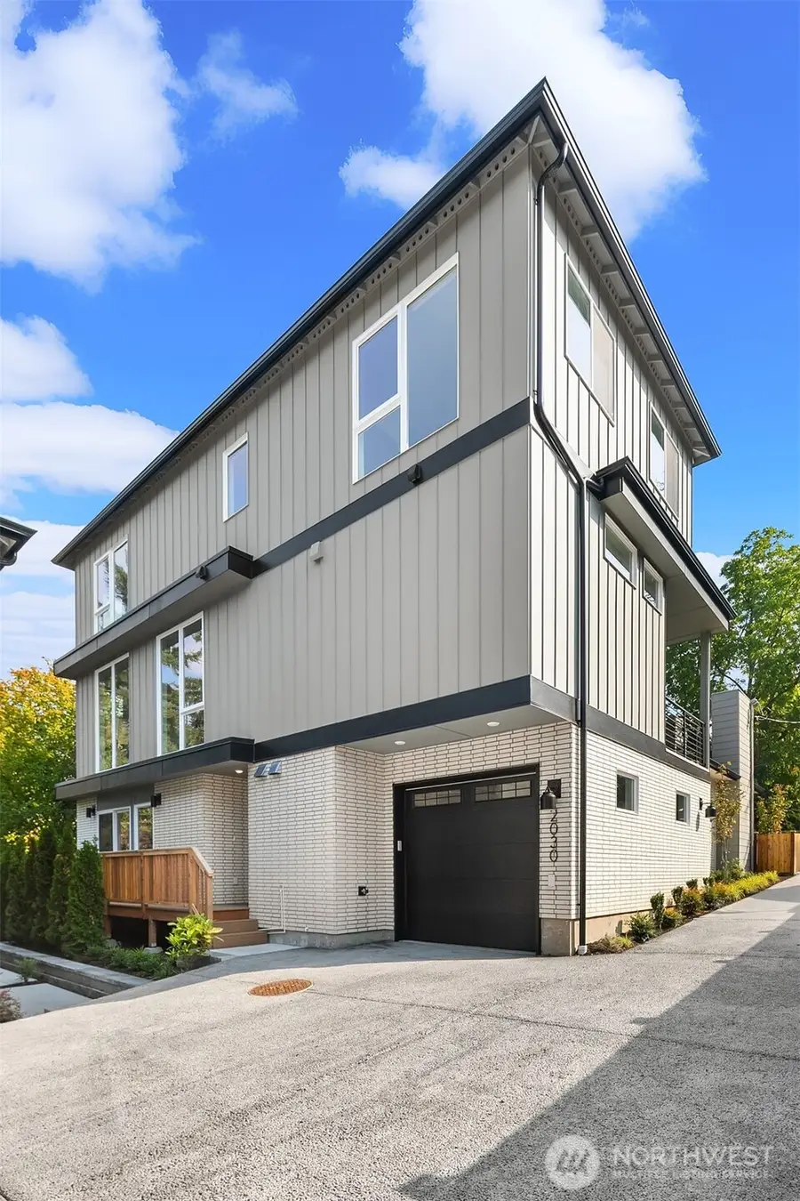 2030 NE 123rd Street, Seattle, WA 98125 - Image #2