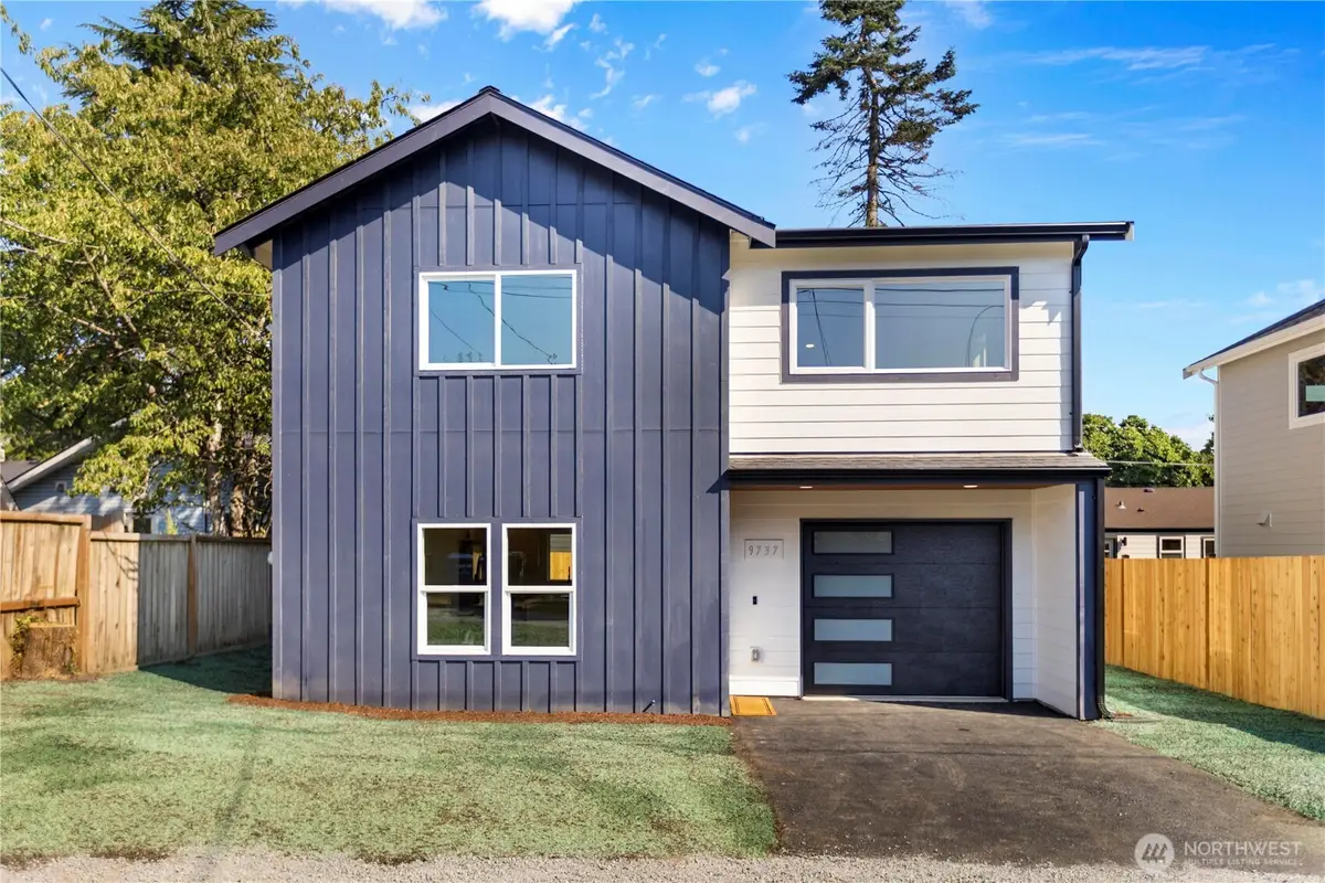 9737 Evanston Avenue N, Seattle, WA 98103 - Image #1