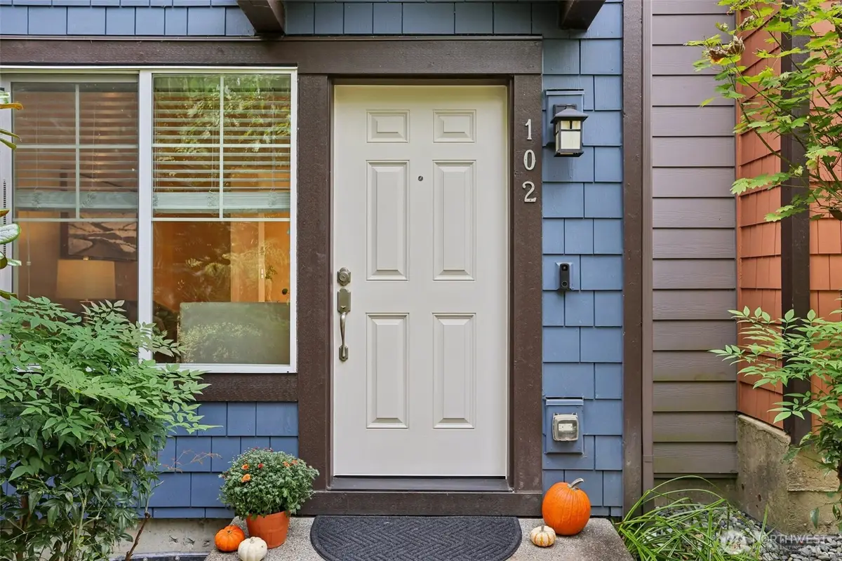 10176 156th Court Ne #102, Redmond, WA 98052 - Image #1