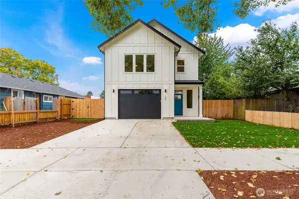 1209 S 6th Avenue, Kelso, WA 98626