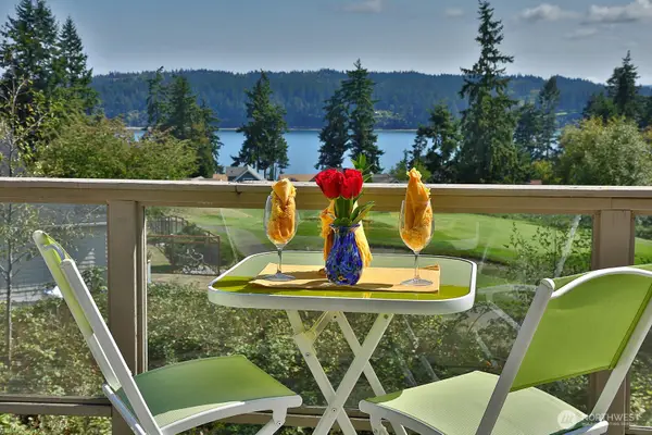 4942 Harbor Hills Drive, Freeland, WA 98249