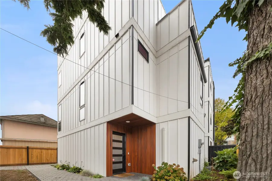 4556 34th Ave S, Seattle, WA 98118 - Image #2