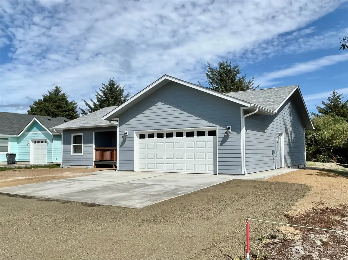 382 S Wynoochee Drive Sw, Ocean Shores, WA 98569 - Image #1
