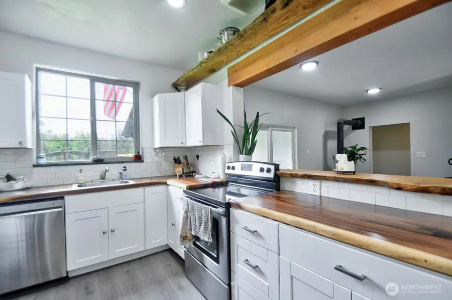 253 Kruger Road #B, Onalaska, WA 98570 - Image #3