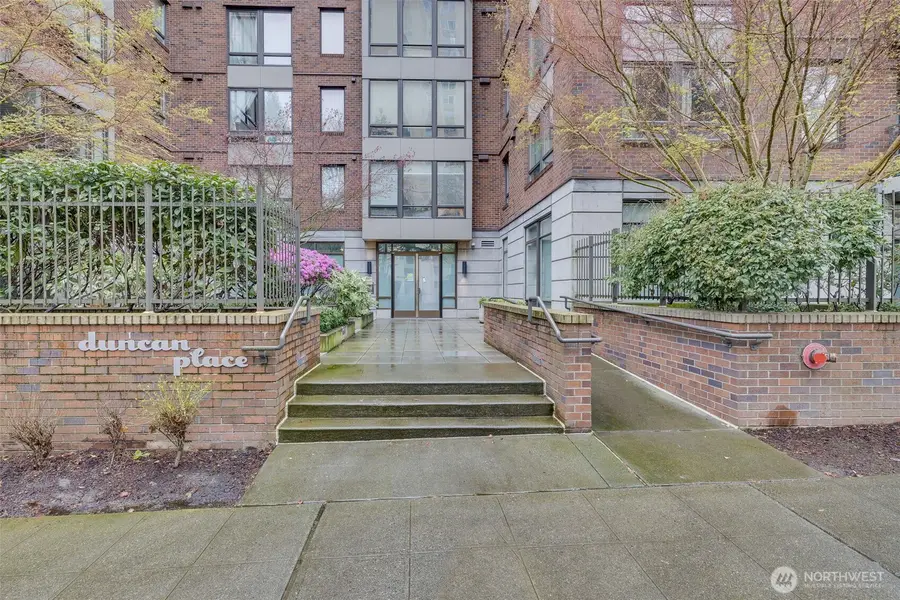 4547 8th Avenue Ne #204, Seattle, WA 98105 - Image #2
