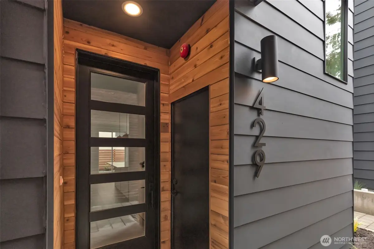 429 19th Avenue E, Seattle, WA 98112 - Image #1