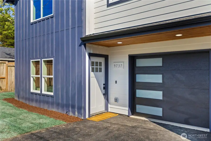 9737 Evanston Avenue N, Seattle, WA 98103 - Image #3