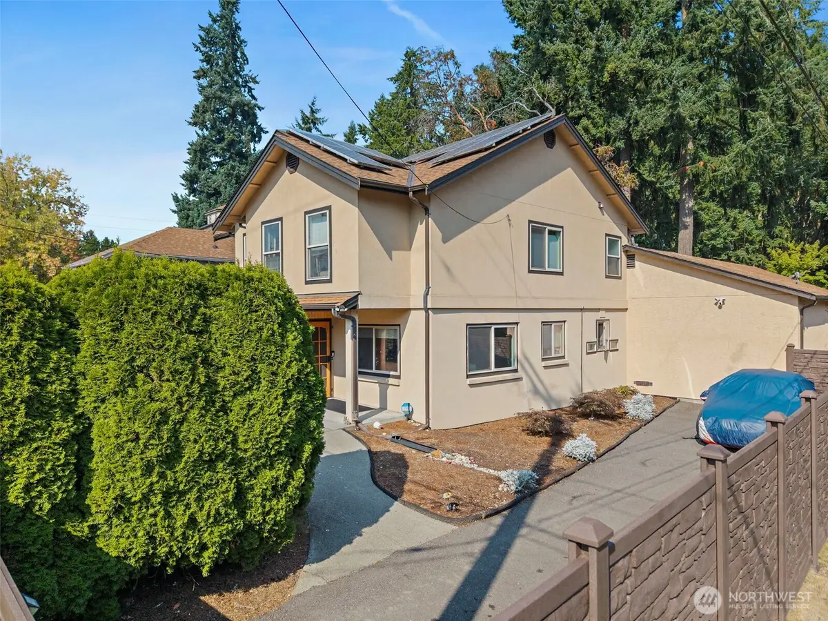 128 NE 125th Street, Seattle, WA 98125 - Image #1