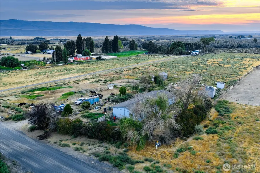 14092 Crook Loop Sw, Royal City, WA 99357 - Image #2