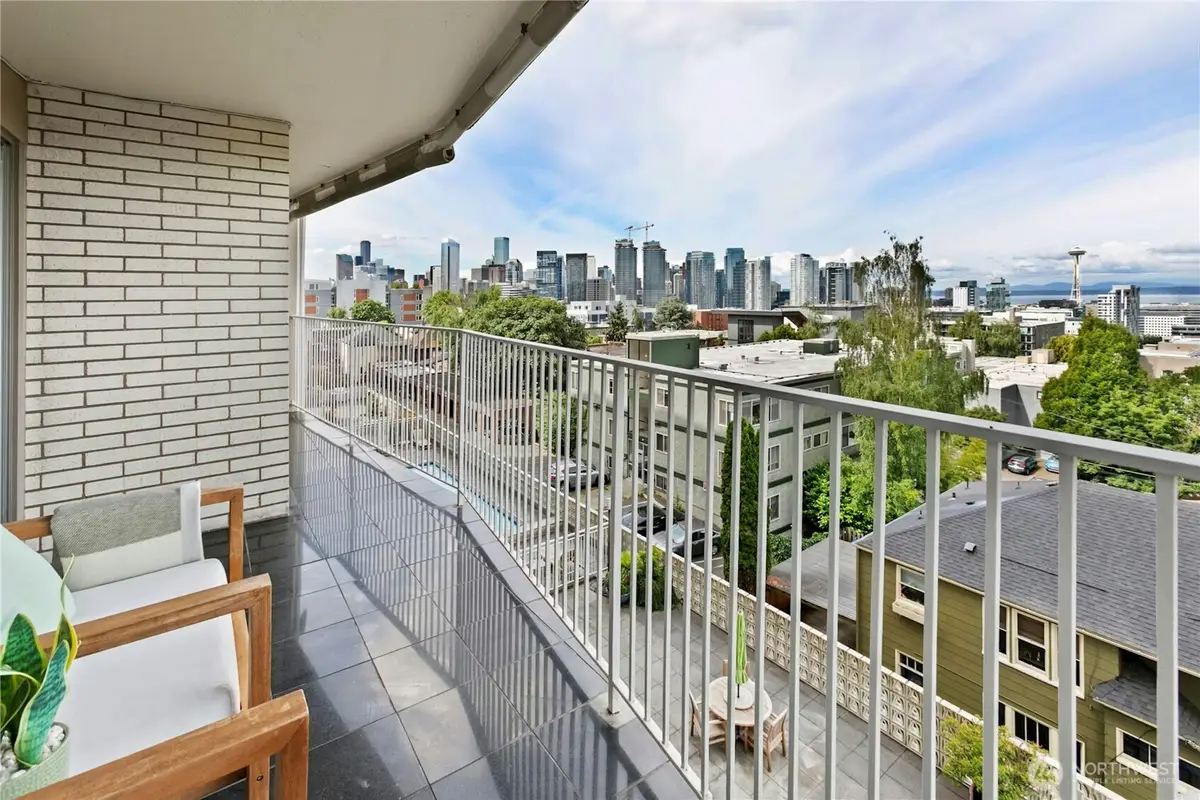 525 Belmont Avenue E #4F, Seattle, WA 98102 - Image #1