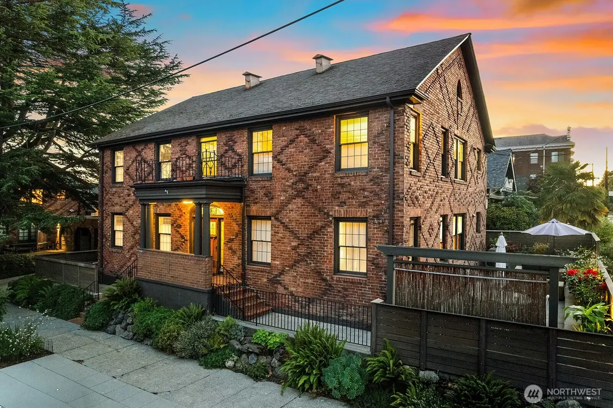 4915 Linden Avenue N, Seattle, WA 98103 - Image #1