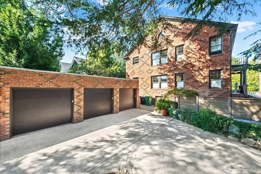 4915 Linden Avenue N, Seattle, WA 98103 - Image #3