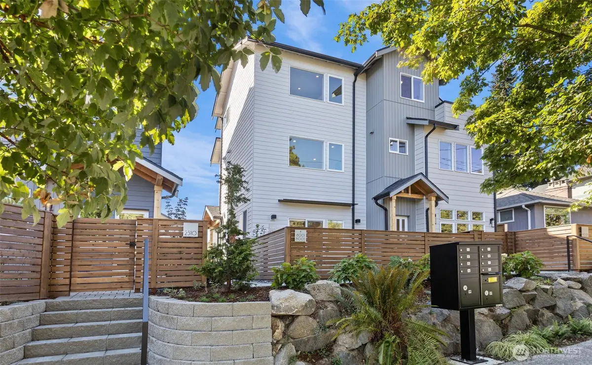 8005 25th Avenue Nw, Seattle, WA 98117 - Image #1