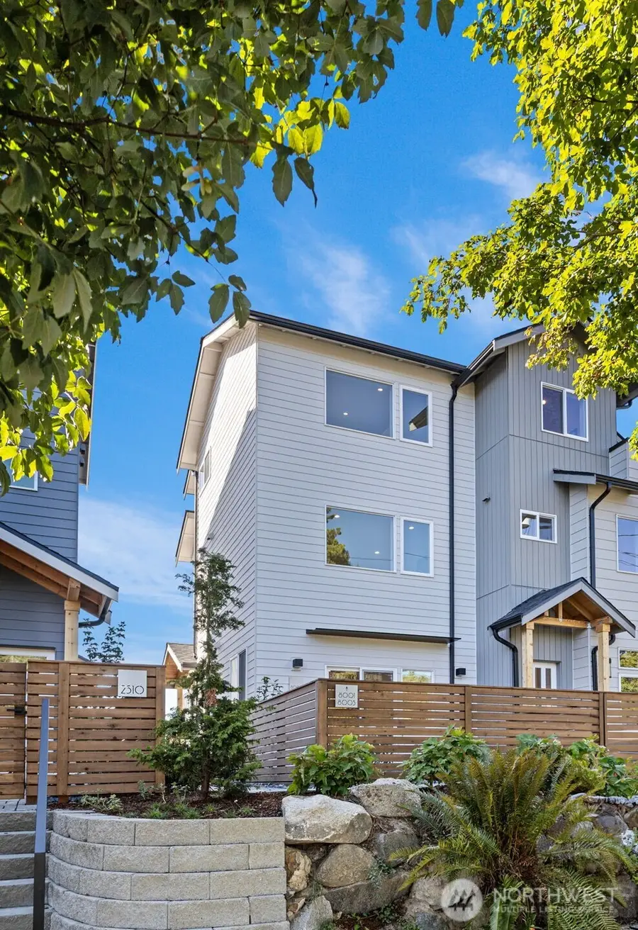 8005 25th Avenue Nw, Seattle, WA 98117 - Image #2