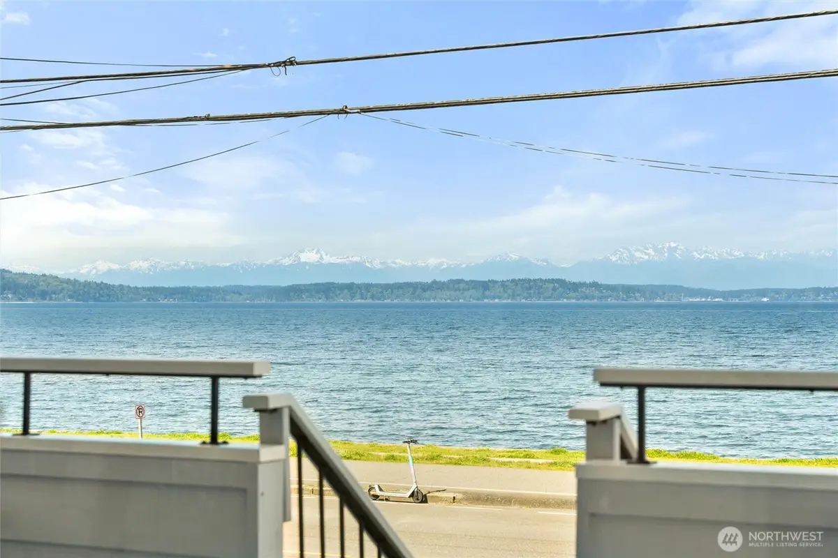 1588 Alki Avenue Sw, Seattle, WA 98116 - Image #1