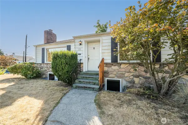 1321 N 82nd Street, Seattle, WA 98103