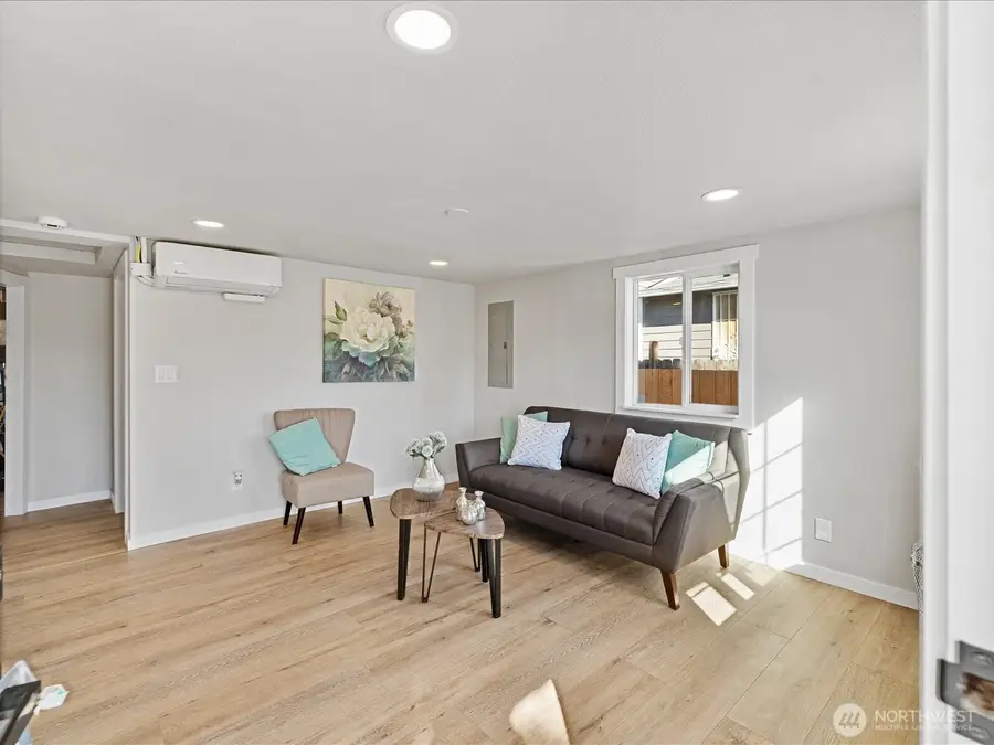 9223 38th Avenue S, Seattle, WA 98118 - Image #3
