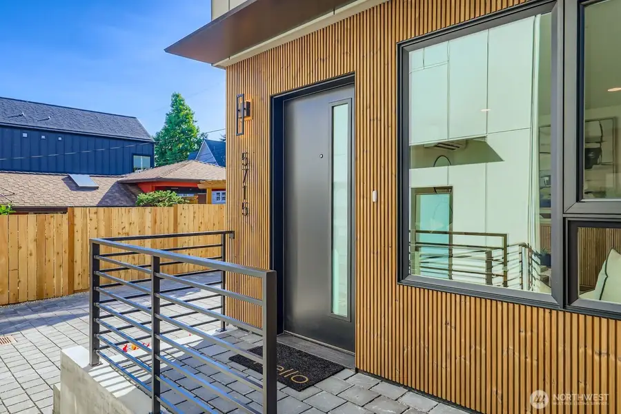 5715 35th Avenue Ne, Seattle, WA 98105 - Image #2