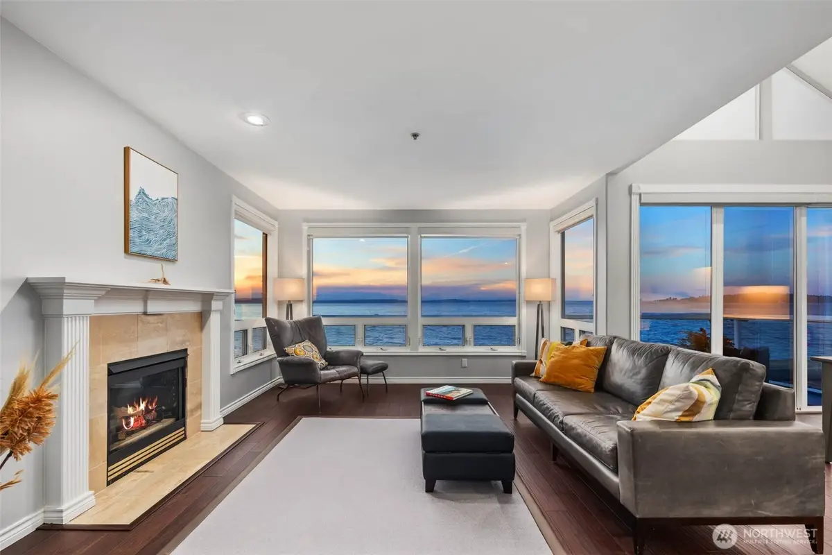 1594 Alki Avenue Sw #302, Seattle, WA 98116 - Image #1