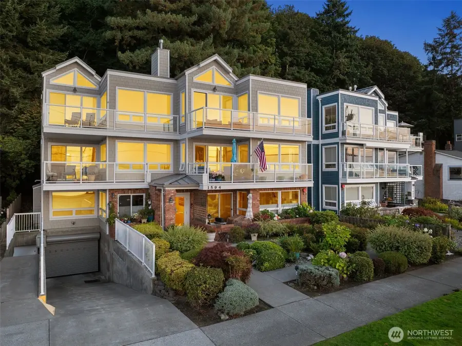 1594 Alki Avenue Sw #302, Seattle, WA 98116 - Image #2