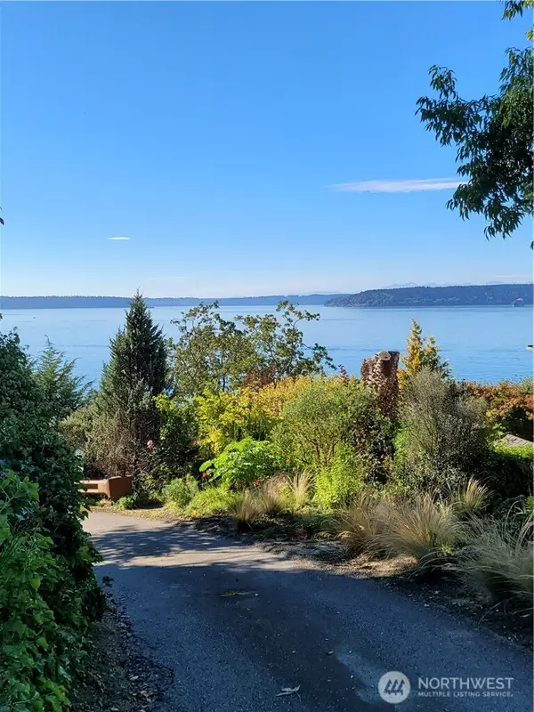 1410 Poe Avenue Ne, Tacoma, WA 98422