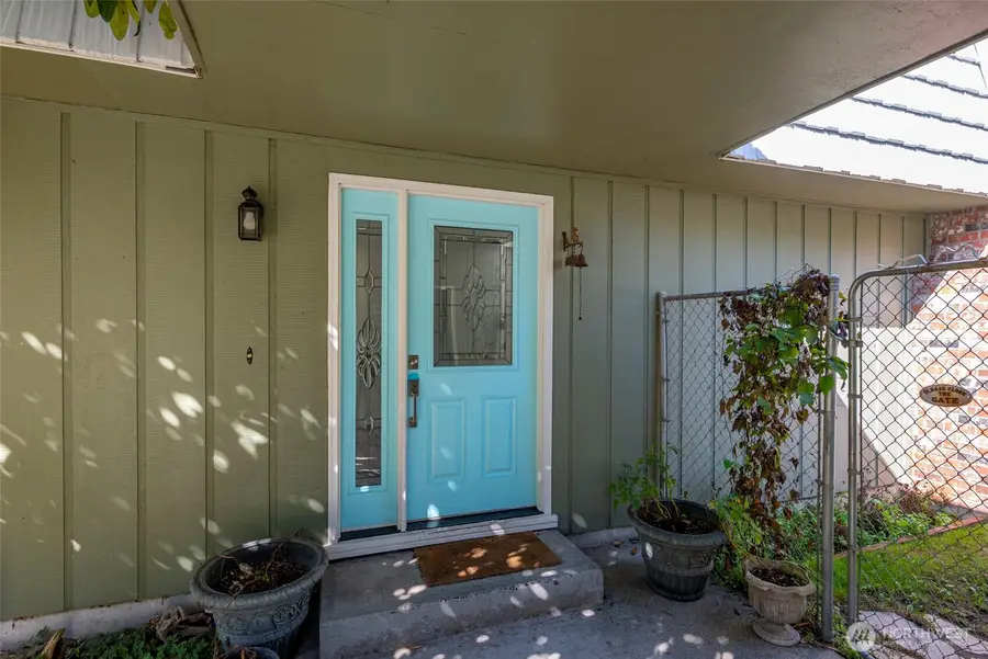 1930 Fir Woods Place, Oak Harbor, WA 98277 - Image #3