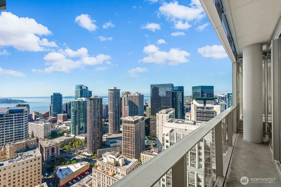 737 Olive Way #3509, Seattle, WA 98101 - Image #2