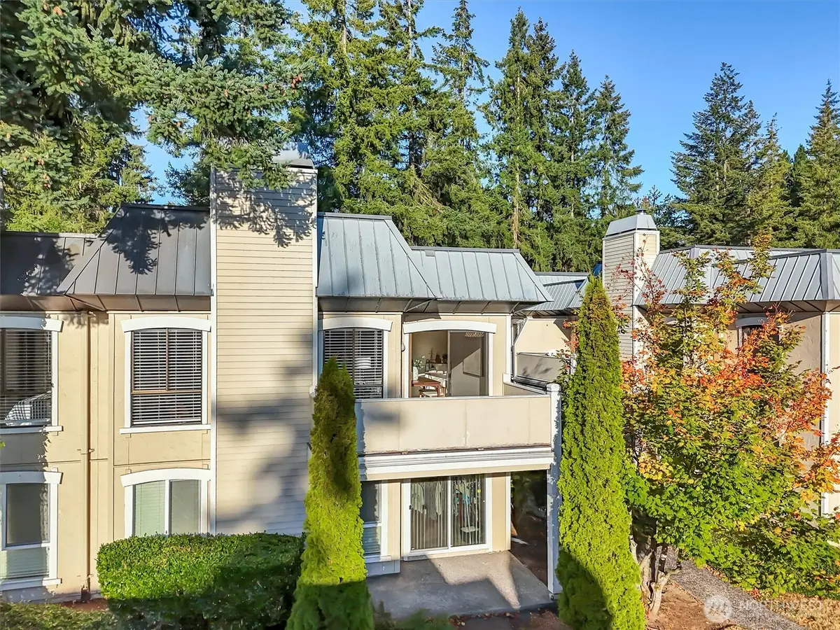 10218 NE 16th Street #Q-7, Bellevue, WA 98004 - Image #1