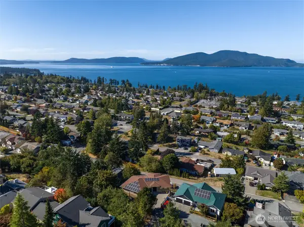 3420 W 8th Place, Anacortes, WA 98221