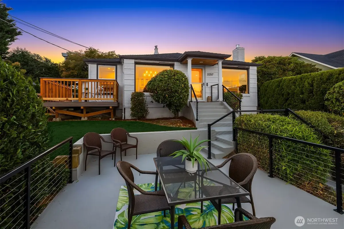 3257 37th Avenue Sw, Seattle, WA 98126 - Image #1