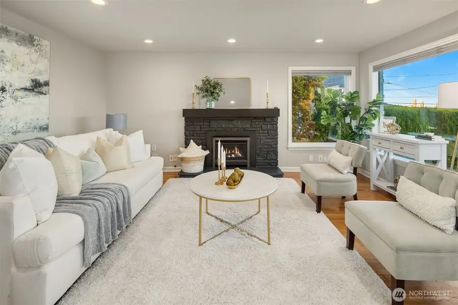 3257 37th Avenue Sw, Seattle, WA 98126 - Image #3