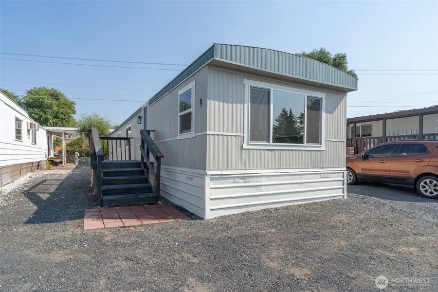 1908 W Marina Drive #9, Moses Lake, WA 98837 - Image #2