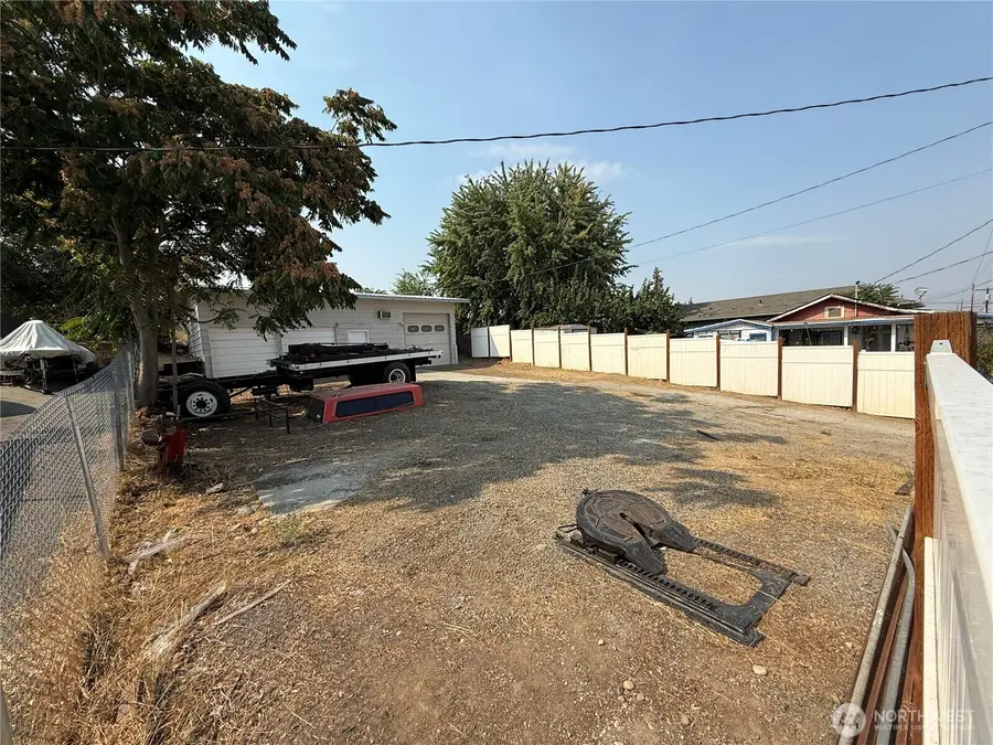 810 Cashmere Street, Wenatchee, WA 98801 - Image #2