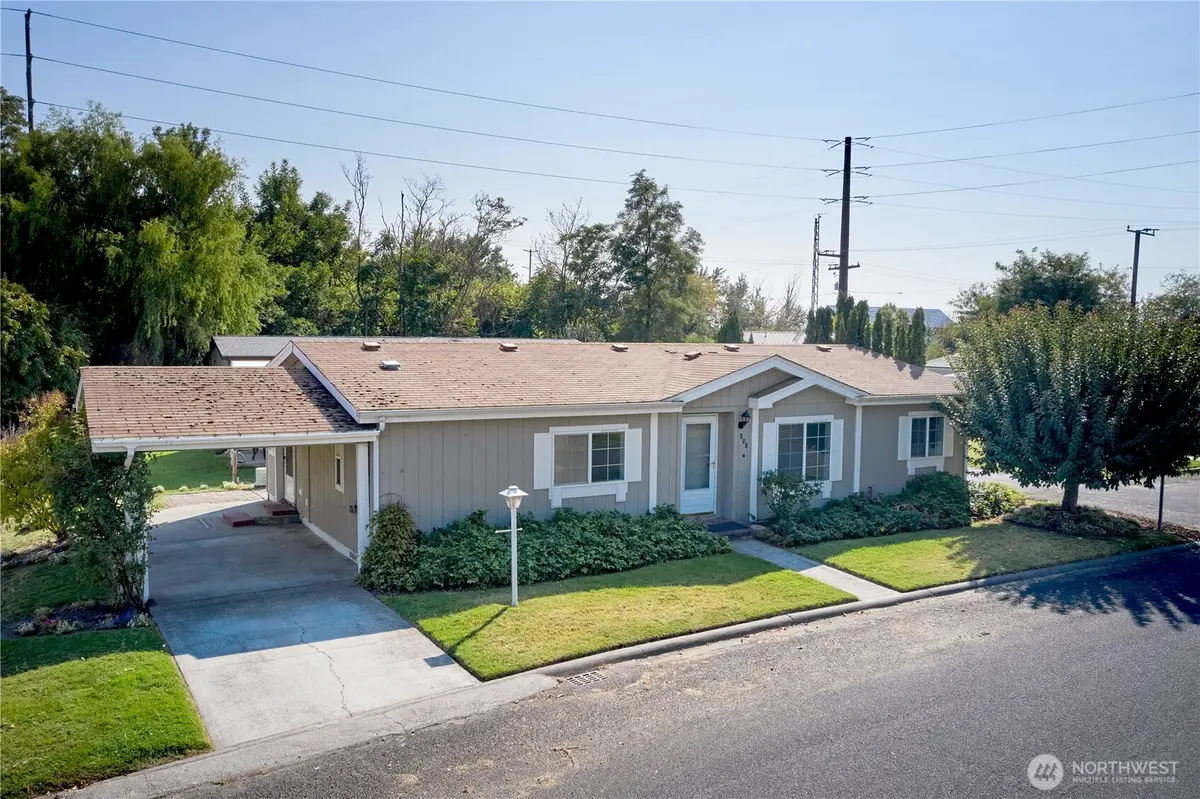 808 SE Mockingbird Drive, College Place, WA 99324 - Image #1