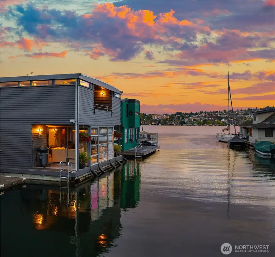 2466 Westlake Avenue N #5, Seattle, WA 98109 - Image #2