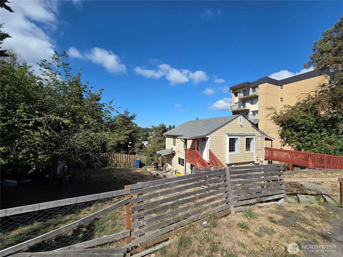 10603 12th Avenue Sw, Seattle, WA 98146 - Image #1