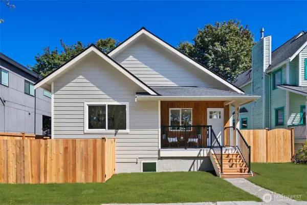 8226 Meridian Avenue N, Seattle, WA 98103