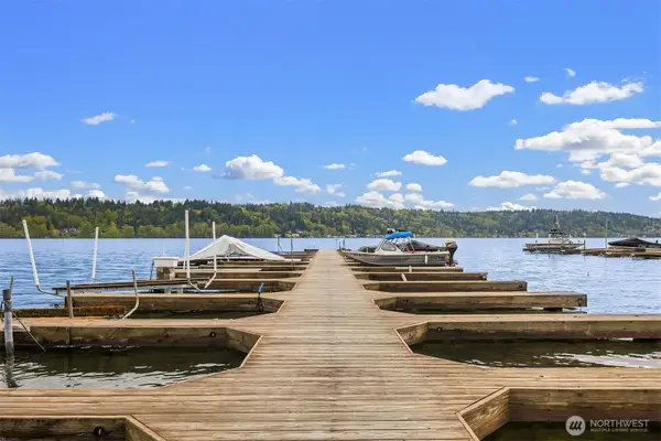 3834 175th Avenue Ne #209, Redmond, WA 98052