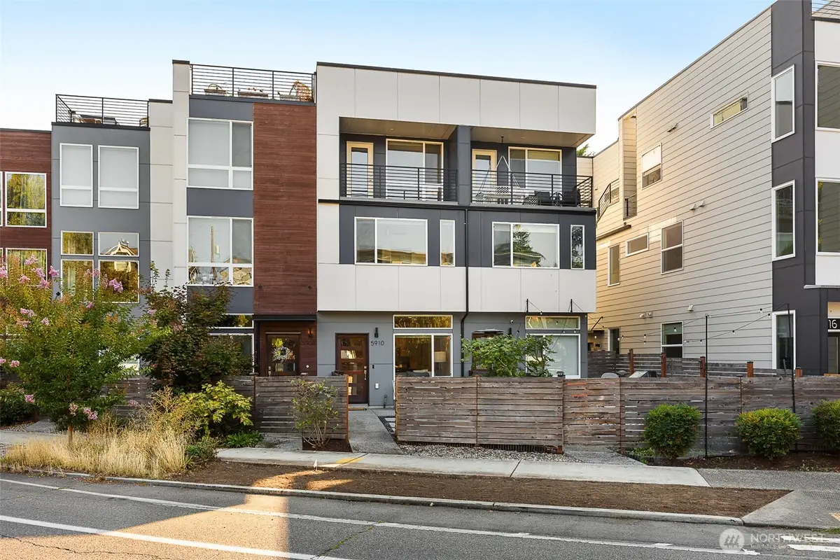 5910 Fauntleroy Way Sw, Seattle, WA 98136 - Image #1