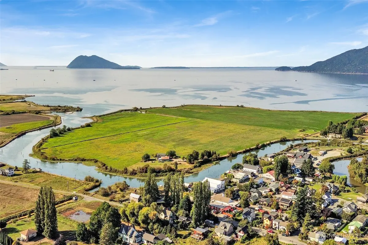 5544 Smith Road, Bow, WA 98232 - Image #1