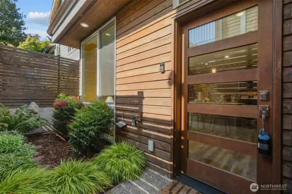 9221 Linden Avenue #C, Seattle, WA 98103