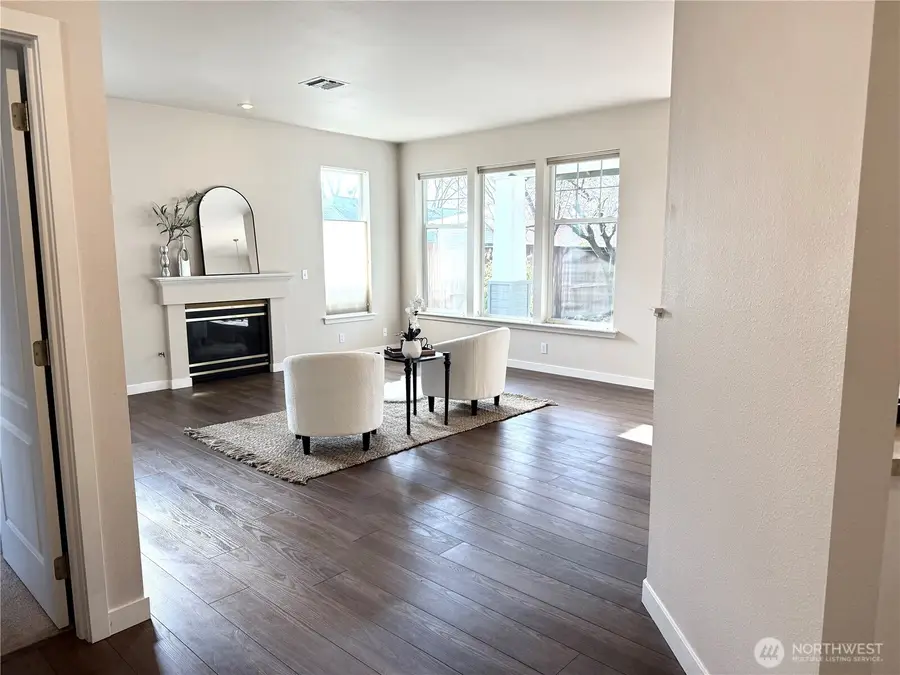 702 SE Creekside Drive, College Place, WA 99324 - Image #3