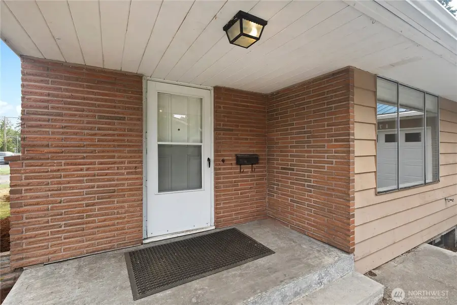 1717 E Street, Lynden, WA 98264 - Image #2