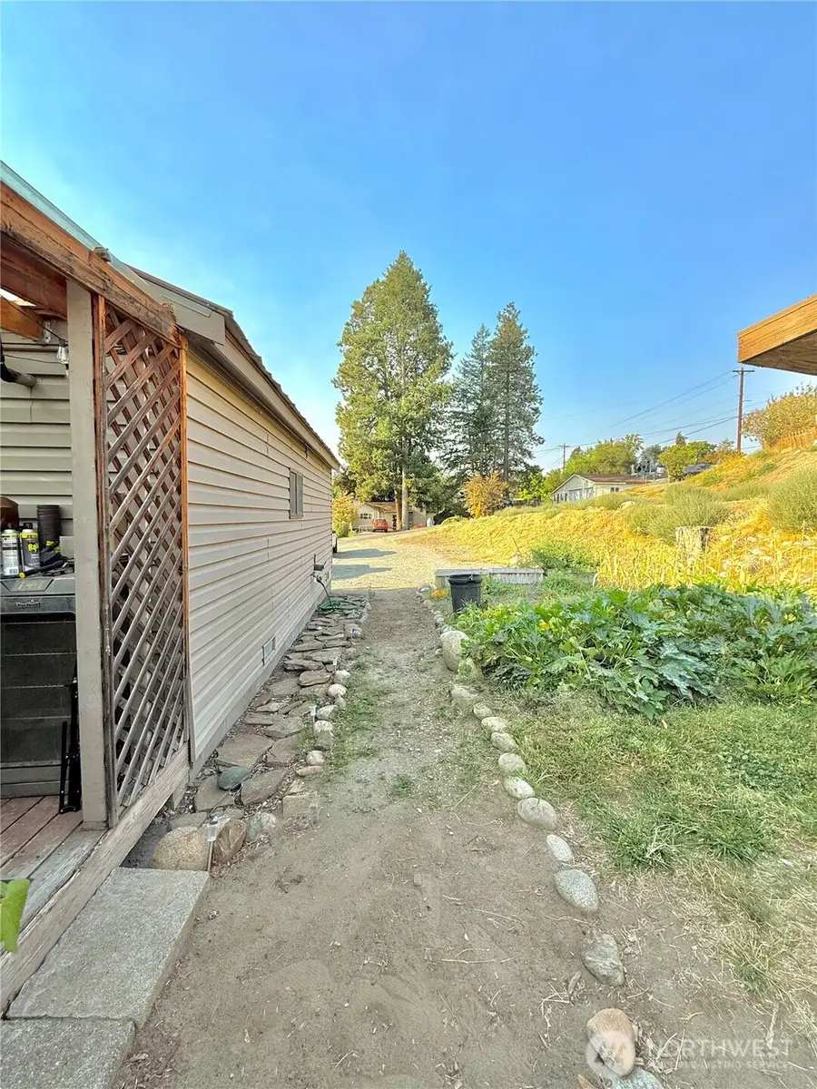 825 2nd Avenue N, Okanogan, WA 98840 - Image #3