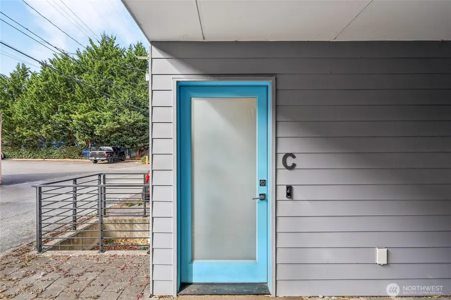 6325 34th Avenue Sw #C, Seattle, WA 98126 - Image #2