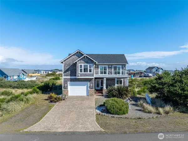 470 W Wind Street, Ocean Shores, WA 98569