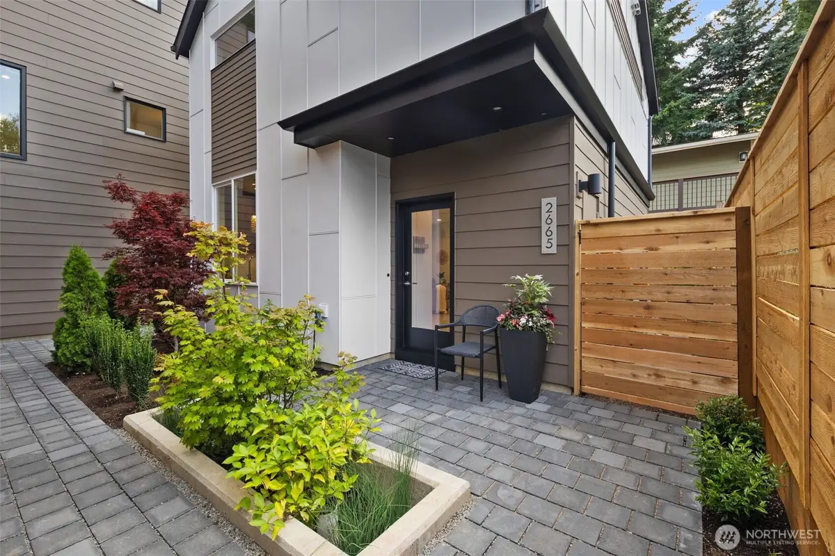 2665 51st Ave Sw, Seattle, WA 98116 - Image #1