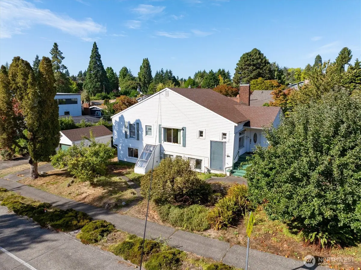 7003 40th Avenue Ne, Seattle, WA 98115 - Image #1