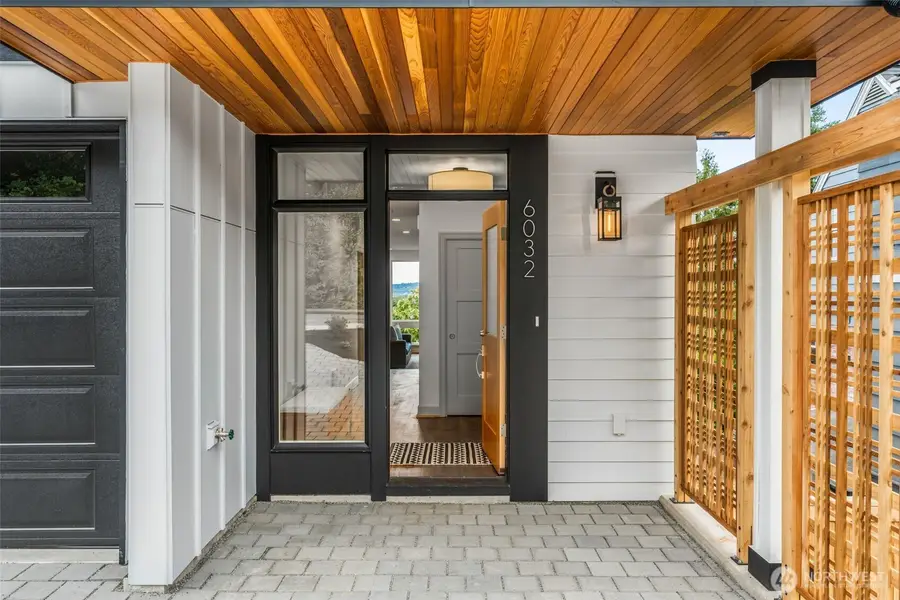 6032 50th Avenue Ne, Seattle, WA 98115 - Image #2